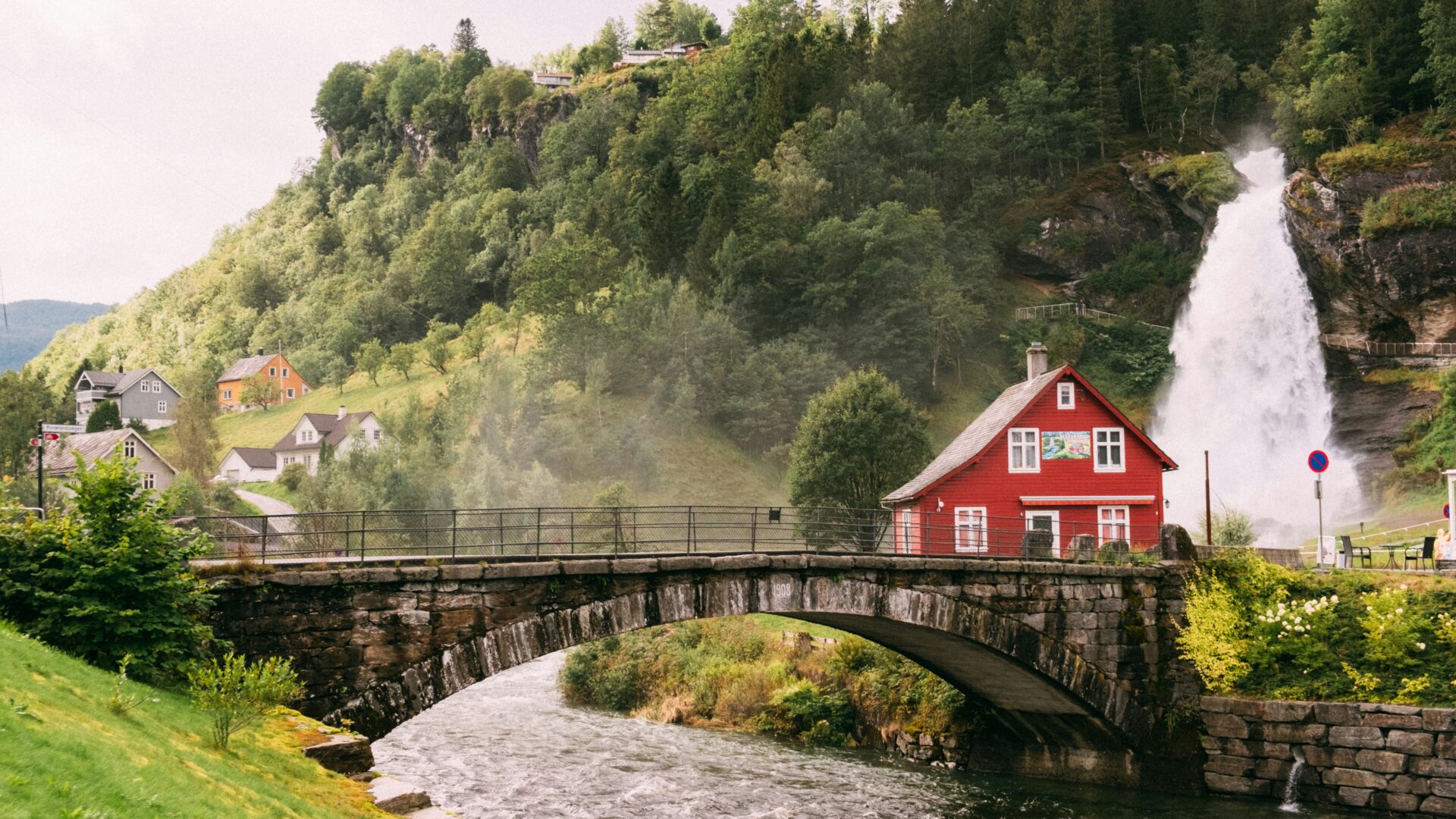 tobias-tullius-eJeEz6Paz-o-unsplash